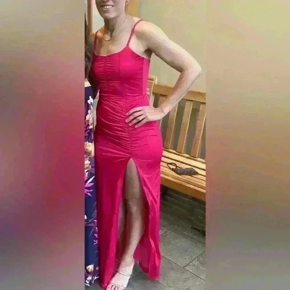 Showpo TRINAH CORSET MAXI DRESS IN PINK US4 EUC - Picture 8 of 8